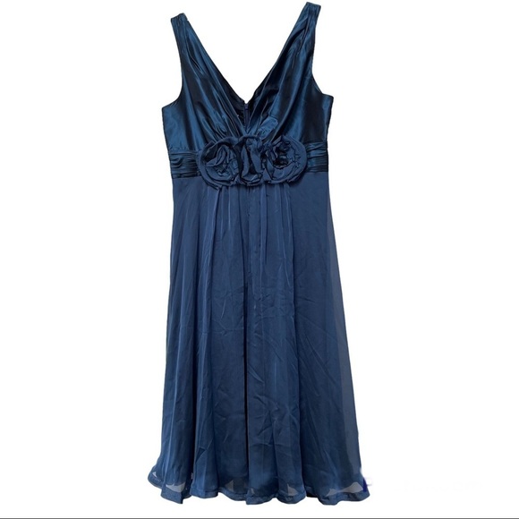 Rickie Freeman for Teri Jon Dresses & Skirts - Rickie Freeman for Teri Jon Silk Dress Size 8 Floral Applique Empire Waist